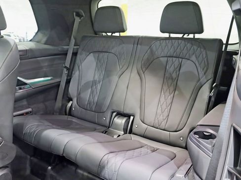 Used 2022 BMW X7 M50i AWD/4WD image 36