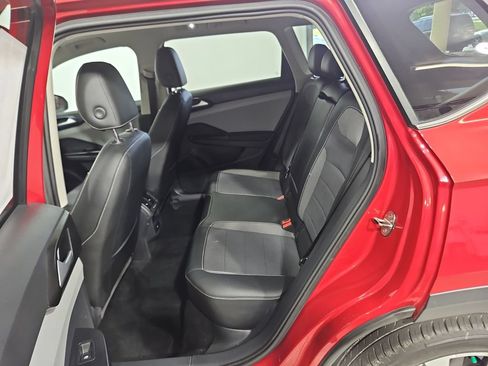 Used 2023 Volkswagen Taos SE AWD/4WD image 22