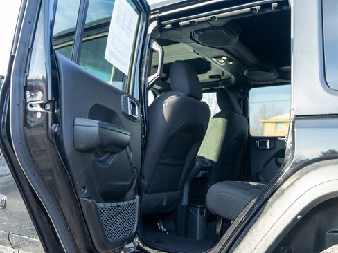 Used 2021 Jeep Wrangler Unlimited Sport image 26