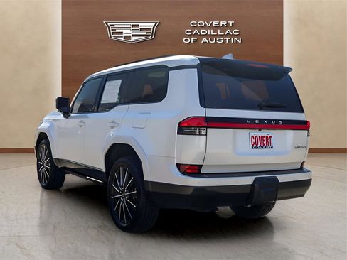 Used 2024 Lexus GX 550 image 3