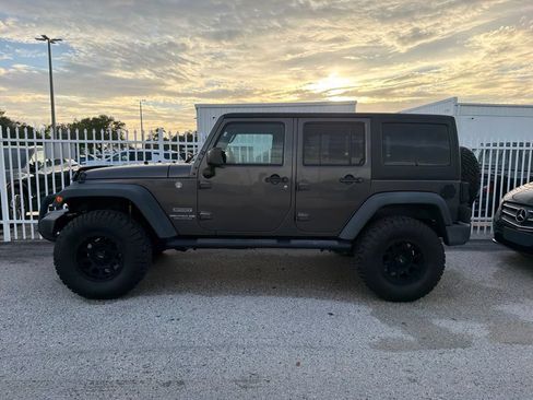 Used 2016 Jeep Wrangler Unlimited Sport w/ Quick Order Package 23S AWD/4WD image 3