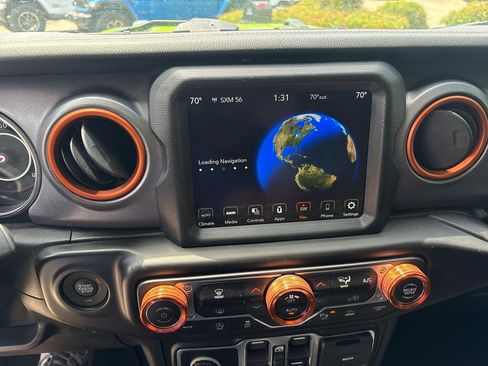 Used 2021 Jeep Gladiator Mojave AWD/4WD image 18