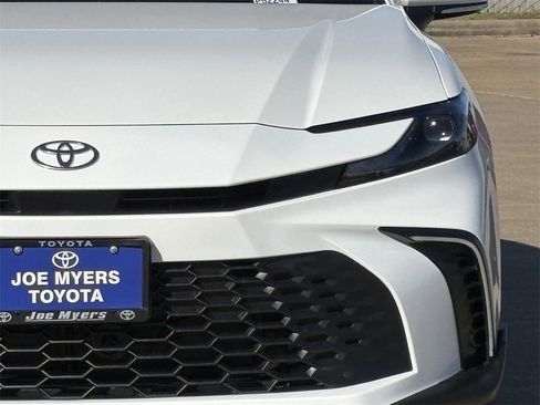 Certified 2026 Toyota Camry SE image 4