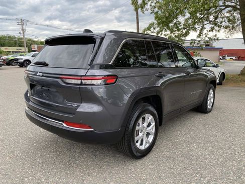 Used 2023 Jeep Grand Cherokee Limited AWD/4WD image 3