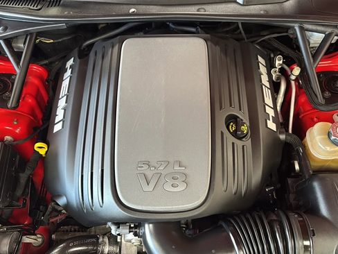 Used 2015 Dodge Challenger R/T w/ Quick Order Package 22B R/T RWD image 39