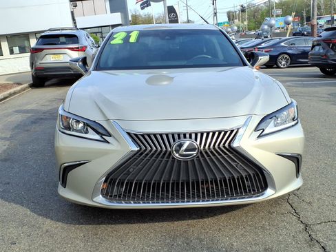 Used 2021 Lexus ES 350 w/ Premium Package image 2