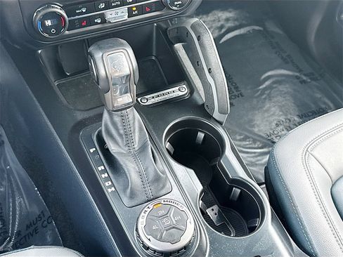 Used 2024 Ford Bronco Outer Banks image 17