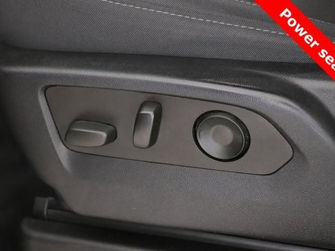 Used 2022 GMC Yukon SLE image 18