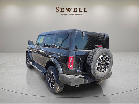 New 2025 Ford Bronco Outer Banks image 3