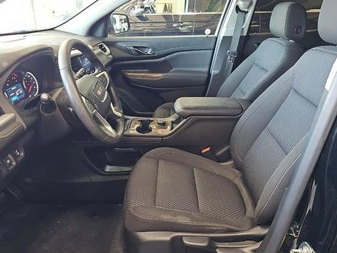 Used 2023 GMC Acadia SLE FWD image 14