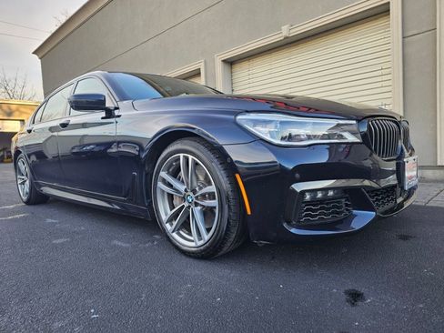 Used 2019 BMW 750i xDrive w/ Executive Package image 31