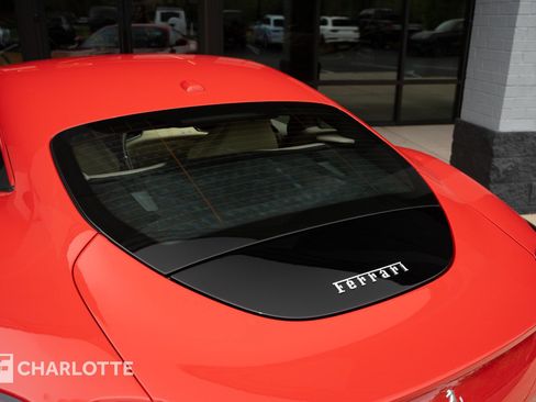 Used 2022 Ferrari Roma RWD image 19