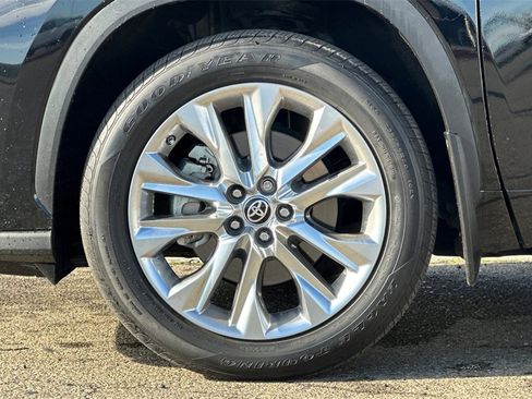 Used 2023 Toyota Highlander Limited image 28