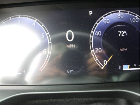 New 2025 Jeep Grand Cherokee Limited w/ Luxury Tech Group II image 16