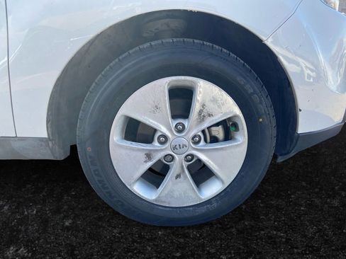 Used 2016 Kia Soul Base image 17