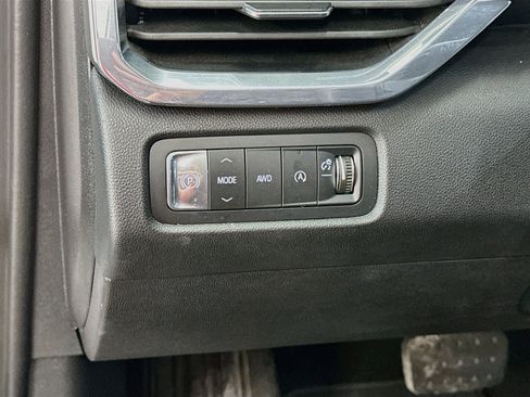 Used 2024 GMC Acadia Elevation AWD/4WD image 17