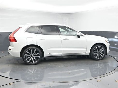 Used 2023 Volvo XC60 B5 Ultimate w/ Climate Package image 8