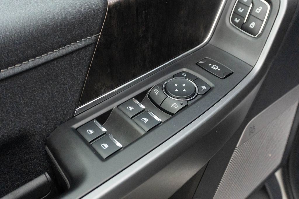 Used 2026 Ford F350 Lariat w/ Tremor Off-Road Package AWD/4WD image 18