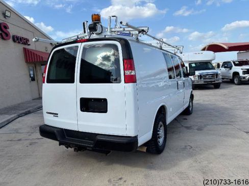 Used 2016 Chevrolet Express 2500 RWD image 7