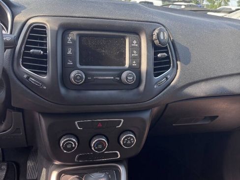 Used 2018 Jeep Compass Sport AWD/4WD image 5