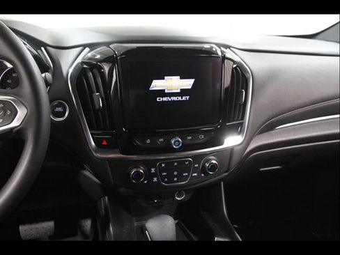 Used 2023 Chevrolet Traverse LT AWD/4WD image 9