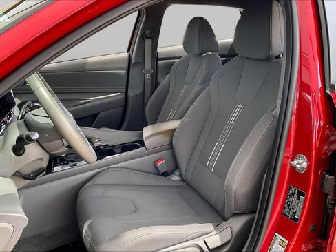 Used 2023 Hyundai Elantra SEL w/ Convenience Package FWD image 9