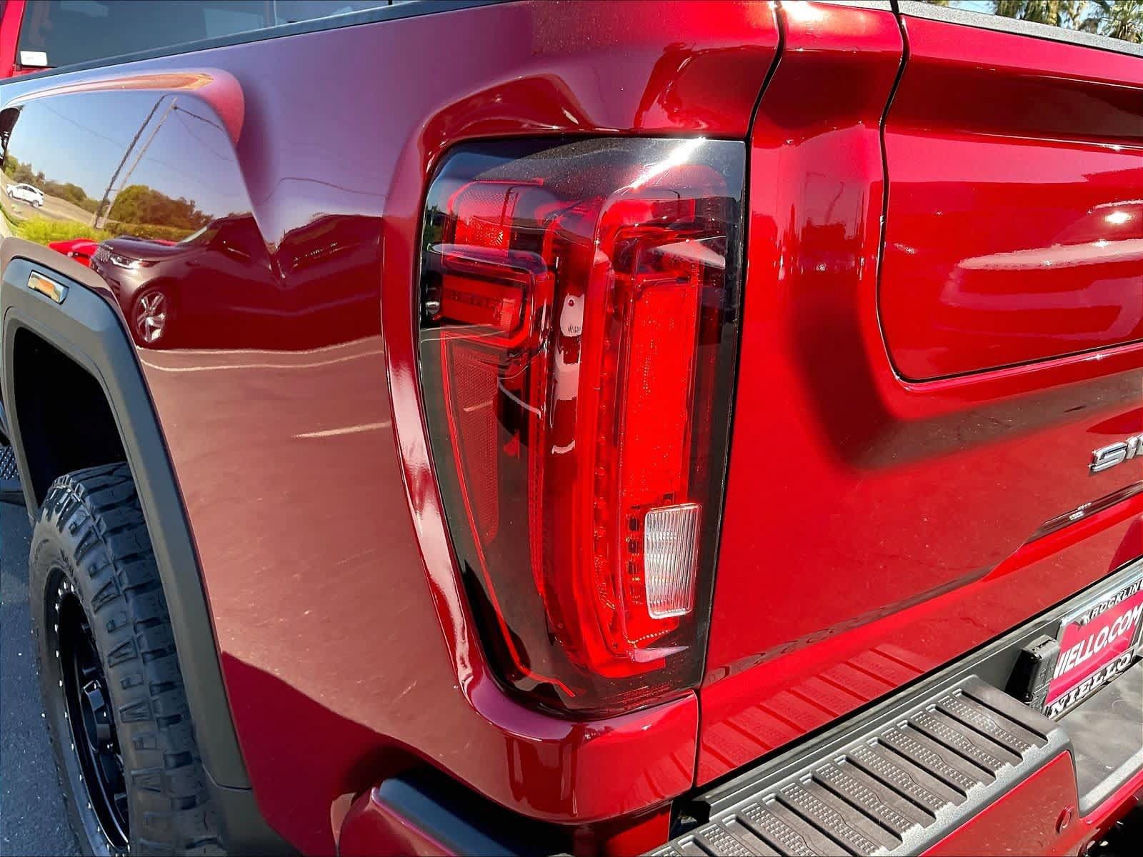 Used 2022 GMC Sierra 2500 AT4 w/ AT4 Preferred Package AWD/4WD image 32
