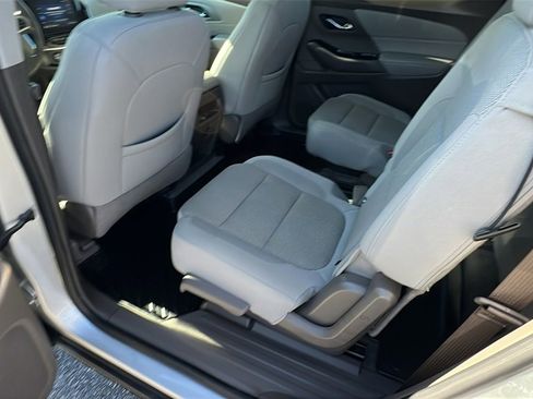 Used 2021 Chevrolet Traverse LT image 22