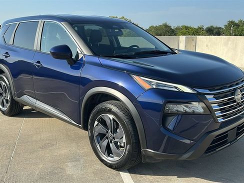 Used 2025 Nissan Rogue SV FWD image 14