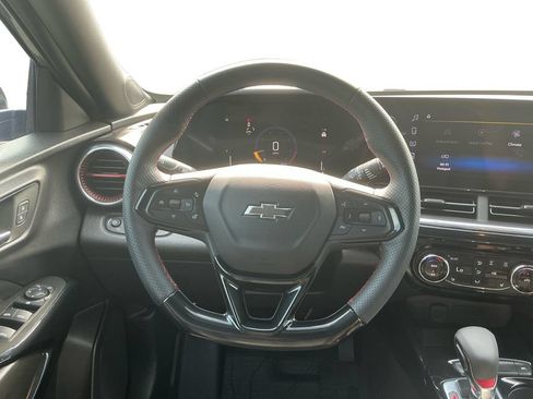 Used 2025 Chevrolet Trax RS w/ Driver Confidence Package FWD image 18