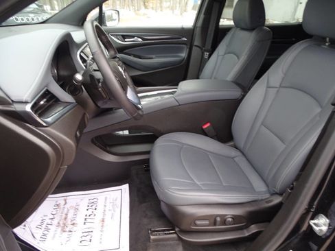 Used 2022 Buick Enclave Essence w/ Sport Touring Edition image 2