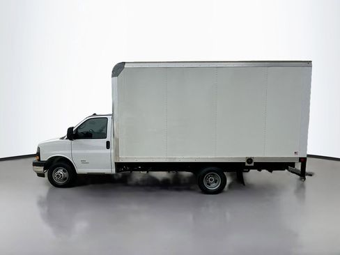 Used 2024 GMC Savana 4500 w/ Power Convenience Package image 4