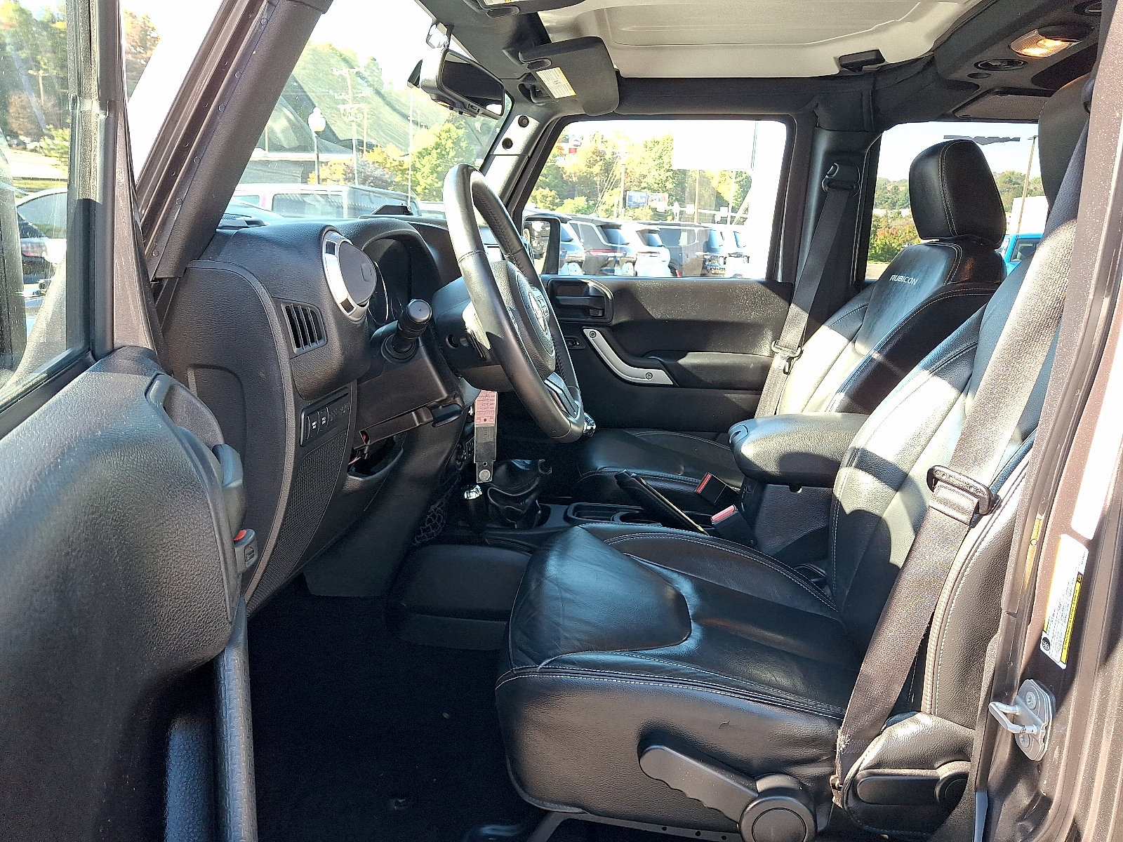 Certified 2016 Jeep Wrangler Unlimited Rubicon w/ Dual Top Group AWD/4WD image 13