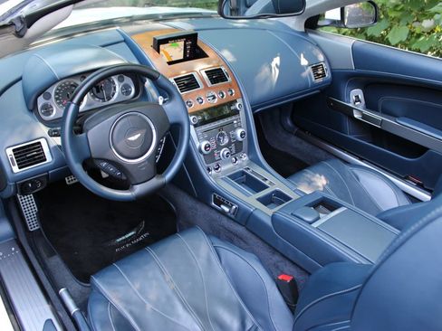 Used 2014 Aston Martin DB9 Volante RWD image 9