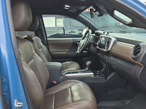 Used 2019 Toyota Tacoma Limited image 10
