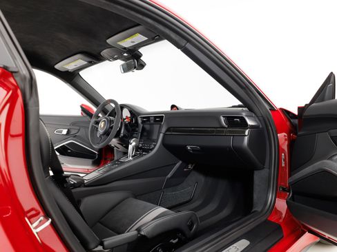 Used 2018 Porsche 911 GT3 RWD image 34
