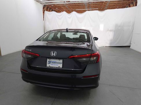 Used 2023 Honda Civic EX image 5