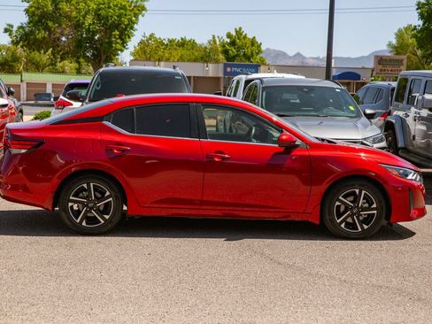 Used 2024 Nissan Sentra SV FWD image 4