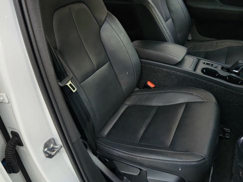 Used 2020 Volvo XC40 T4 Momentum FWD image 34