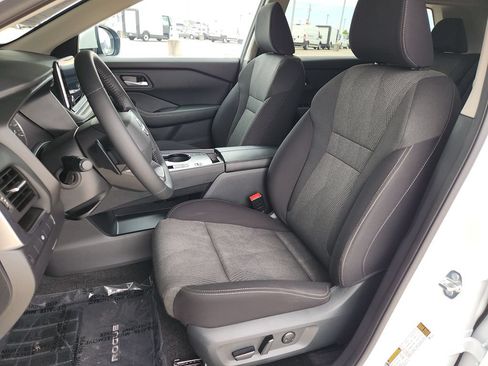 Used 2026 Nissan Rogue SV FWD image 13