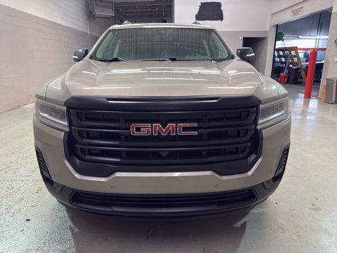 Used 2022 GMC Acadia AT4 w/ Technology Package AWD/4WD image 2