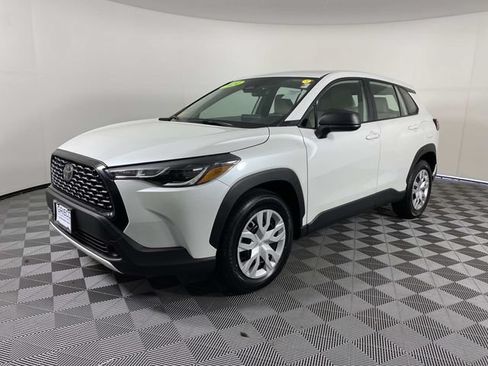 Used 2024 Toyota Corolla Cross L AWD/4WD image 4