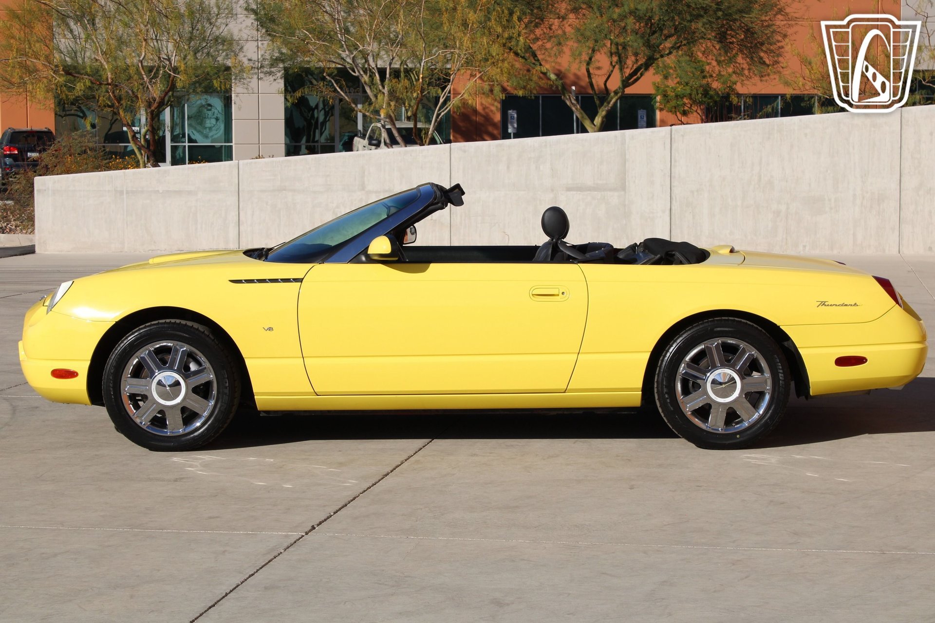 Used 2004 Ford Thunderbird RWD image 18