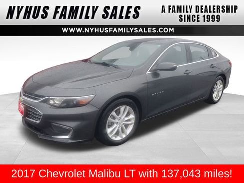 Used 2017 Chevrolet Malibu LT image 1