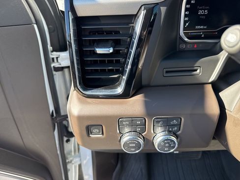 Used 2022 GMC Sierra 1500 Denali image 11