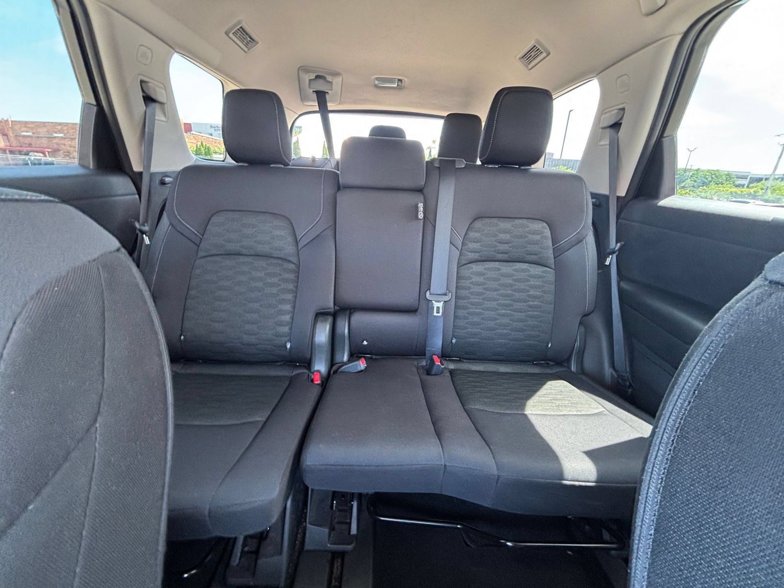 Used 2025 Nissan Pathfinder SV AWD/4WD image 38