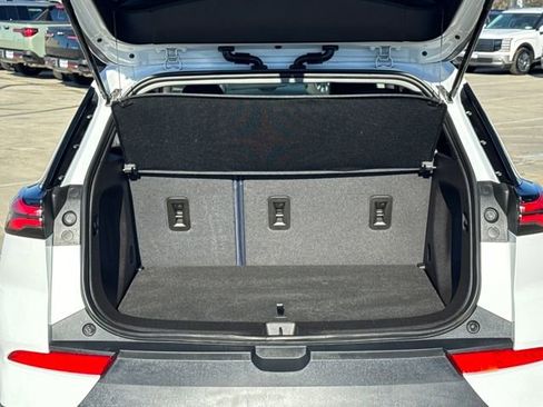 Used 2022 Chevrolet Bolt EUV LT w/ Convenience Package image 25