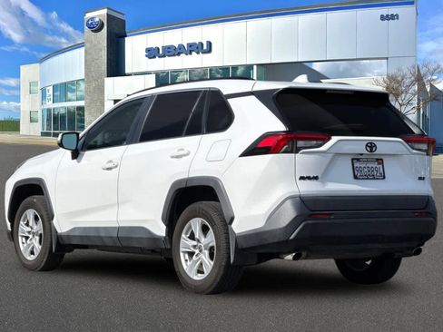 Used 2021 Toyota RAV4 XLE w/ Carpet Mat Package (TMS) FWD image 8
