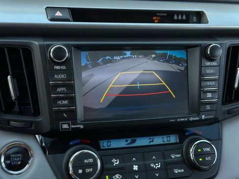 Used 2018 Toyota RAV4 Limited image 6
