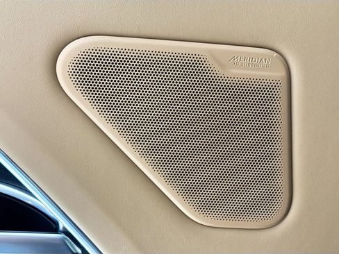 Used 2025 Land Rover Range Rover Long Wheelbase SE image 23